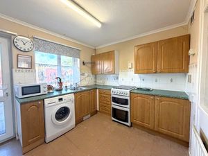 KITCHEN- click for photo gallery